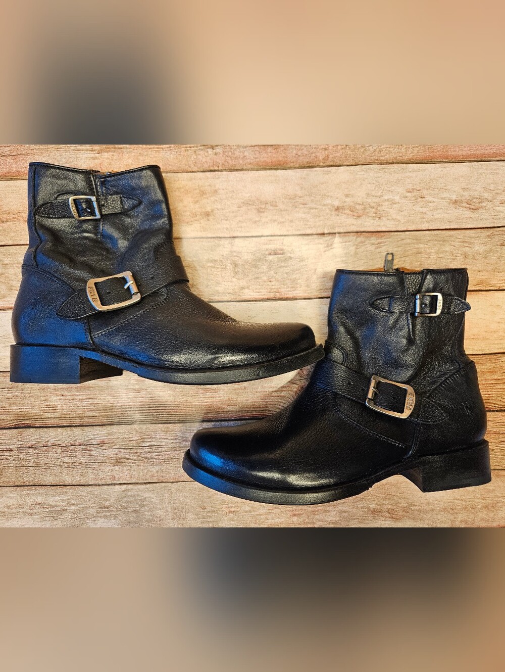 FRYE The Vicky 6" Boot in Black Leather.